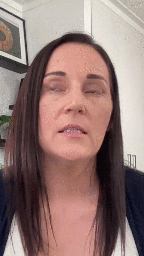 Animated image out of testimonial from Krystal Kleidon